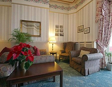 Ambassador Hotel 兰迪德诺 外观 照片